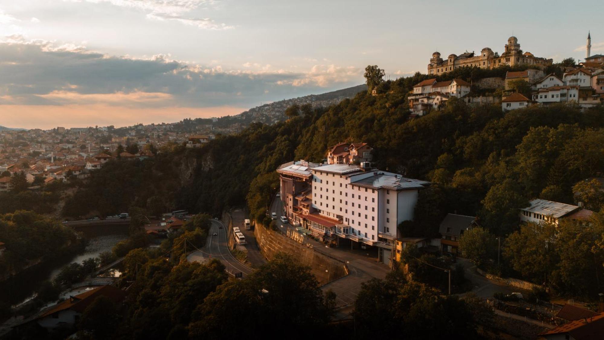 סראייבו Hotel Saraj מראה חיצוני תמונה