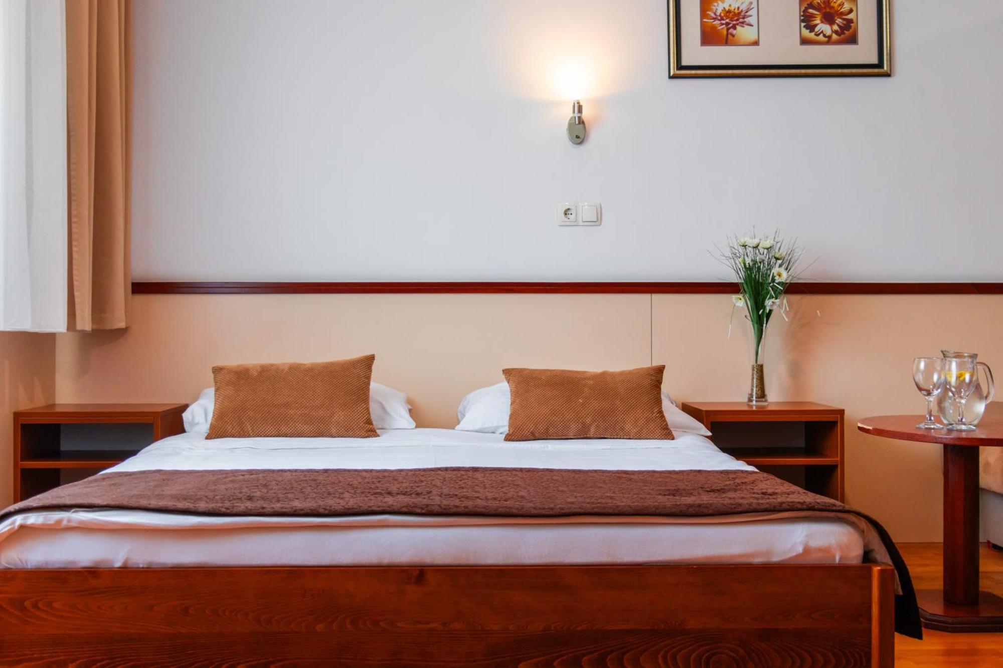 סראייבו Hotel Saraj מראה חיצוני תמונה