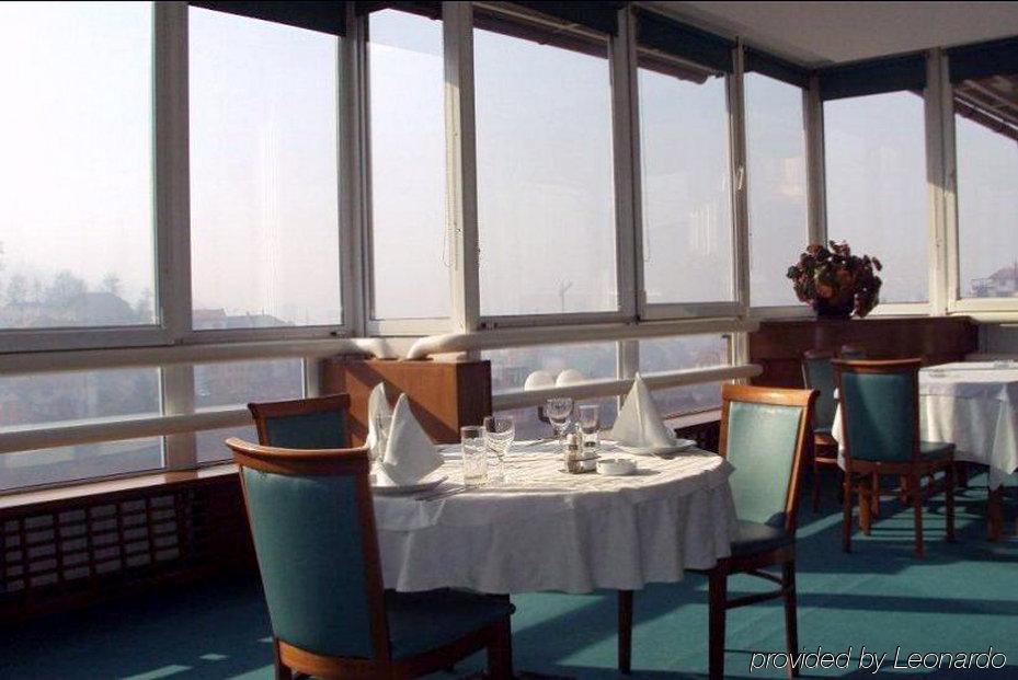 סראייבו Hotel Saraj מסעדה תמונה